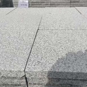 鄂州 白麻花岗岩石材推荐 荔枝面地铺石