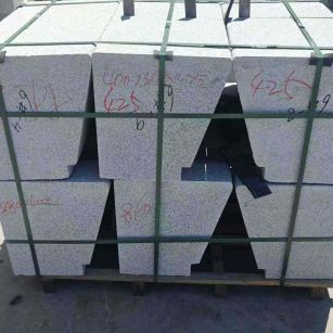 鄂州 芝麻白异形坐凳，石凳