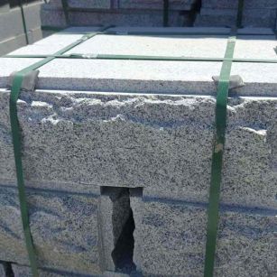 鄂州 芝麻白花岗岩自然面成品