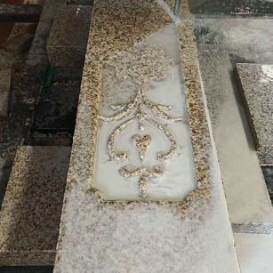 鄂州 黄金麻花岗岩异形加工雕刻栏杆大柱