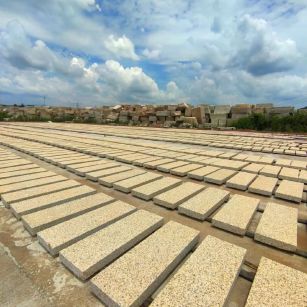 鄂州 黄金麻花岗岩荔枝面地铺石防护中