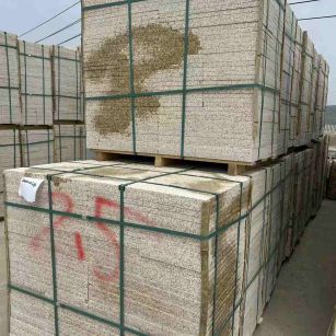 鄂州 黄金麻花岗岩石材荔枝面地铺石2.5*300*600