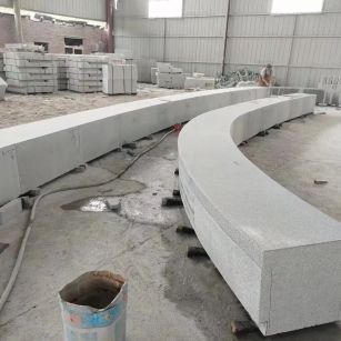 鄂州芝麻白花岗岩石板材 园林光面弧形坐凳