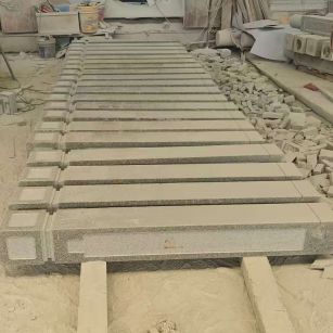 鄂州 芝麻白异形加工雕刻-栏杆大柱，方柱