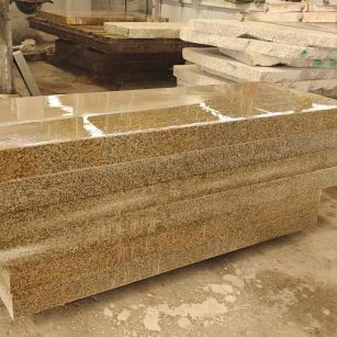 鄂州 黄金麻栏杆料半成品加工中