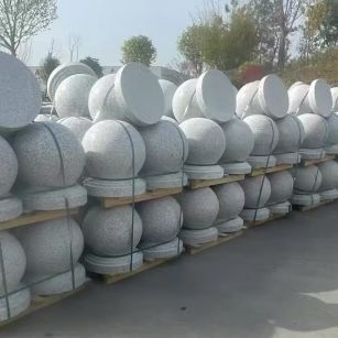 鄂州 白麻花岗岩石材圆球，石球，挡车球，隔离球，景观石球，风水球等