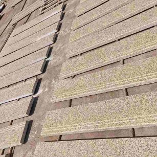 鄂州 黄金麻花岗岩光面楼梯踏步