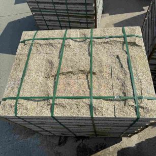鄂州 黄金麻花岗岩石材自然面蘑菇石成品