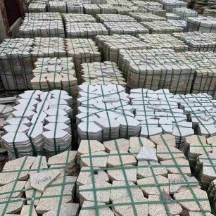 鄂州 黄金麻白麻花岗岩荔枝面地铺石(冰裂纹)