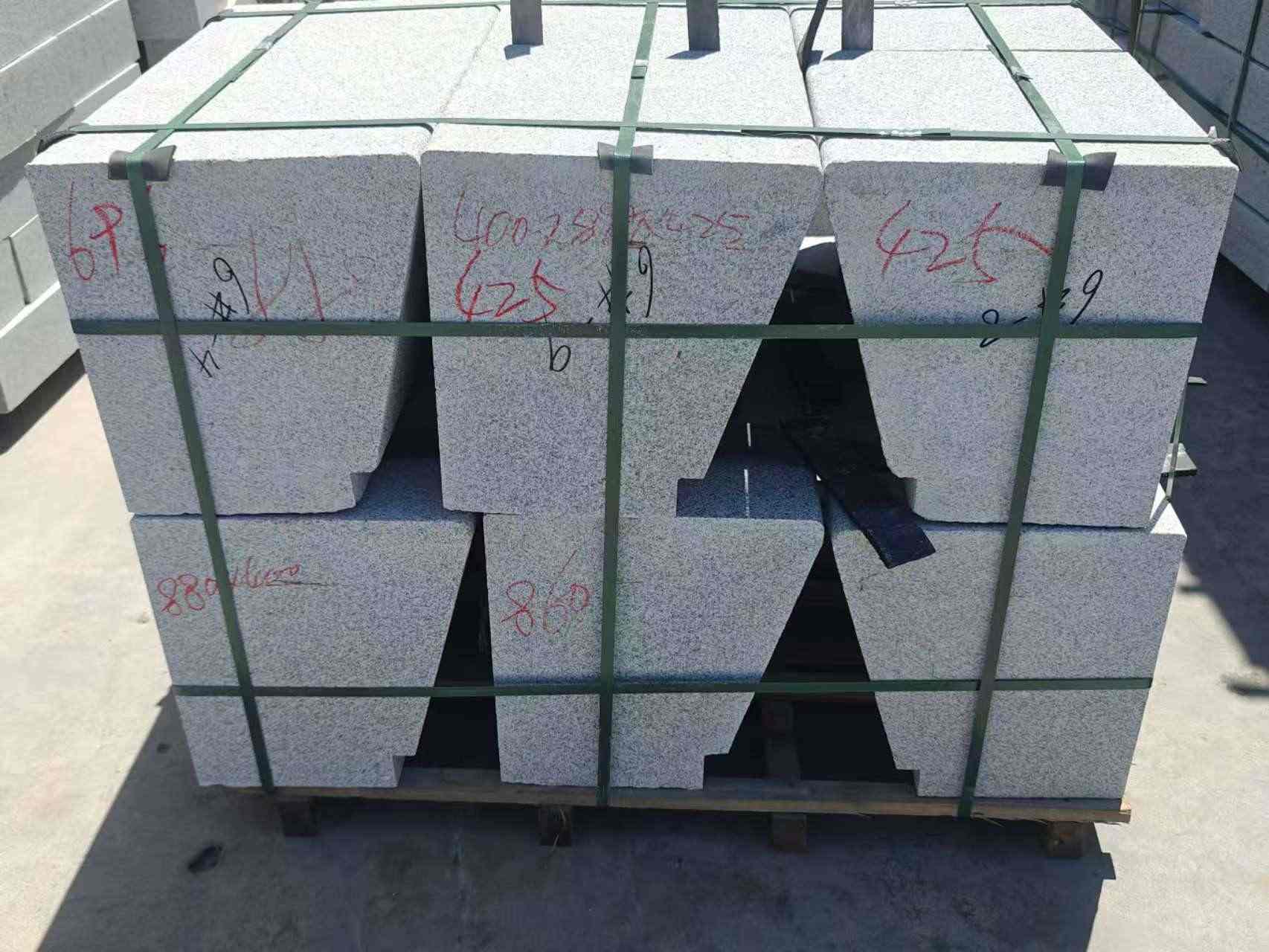 鄂州 芝麻白异形坐凳，石凳