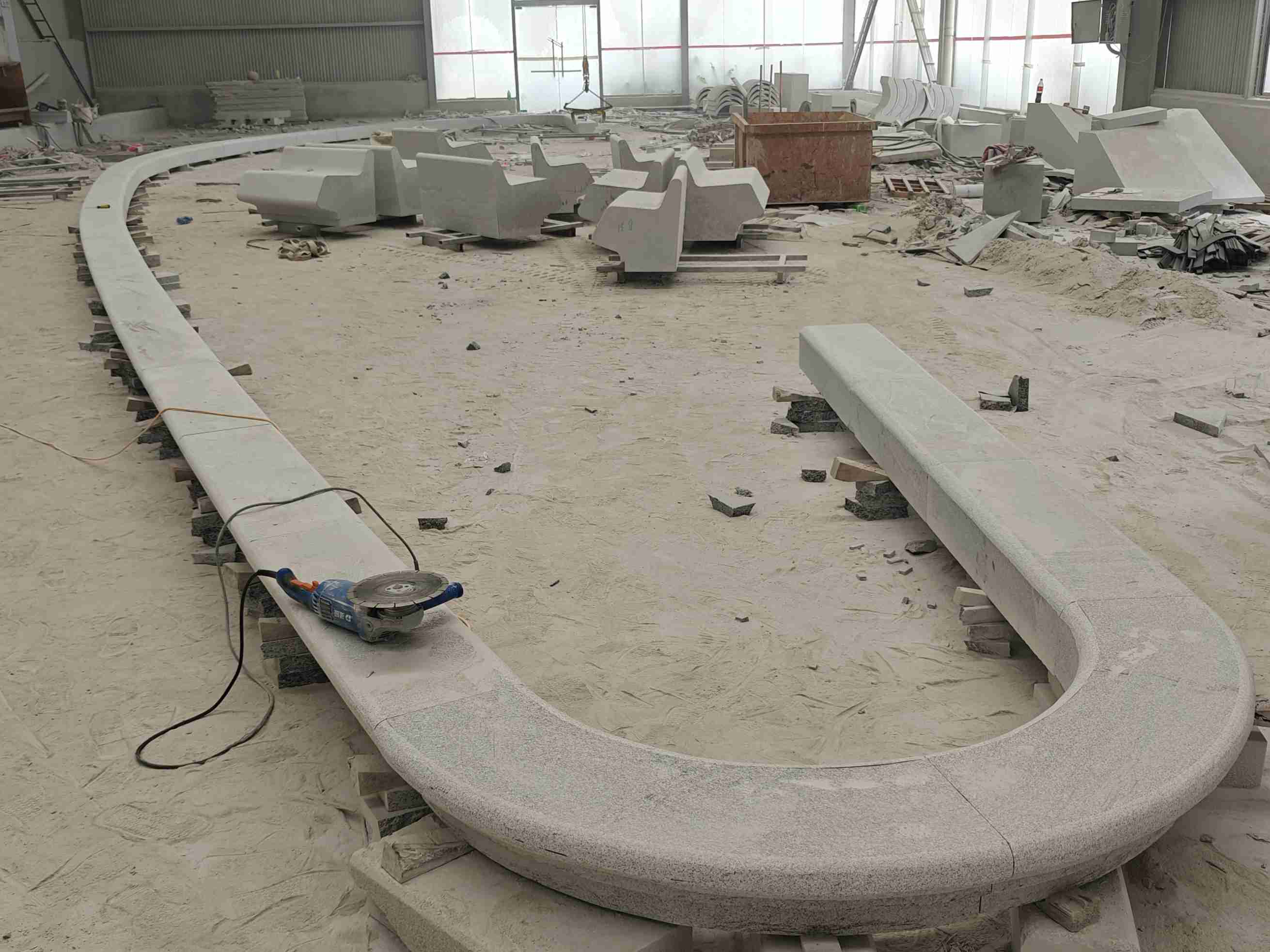 鄂州 芝麻白花岗岩弧形花坛石，坐凳石