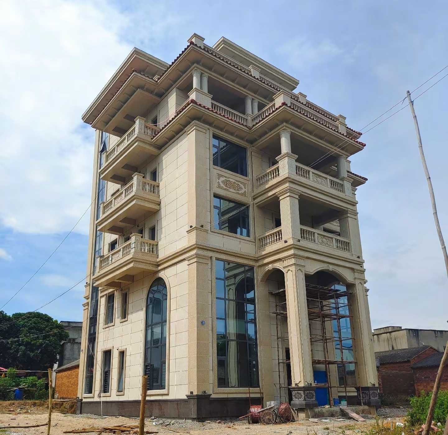 鄂州 黄金麻花岗岩石材别墅外墙干挂搭配（雕花栏杆花瓶柱门楼罗马柱）