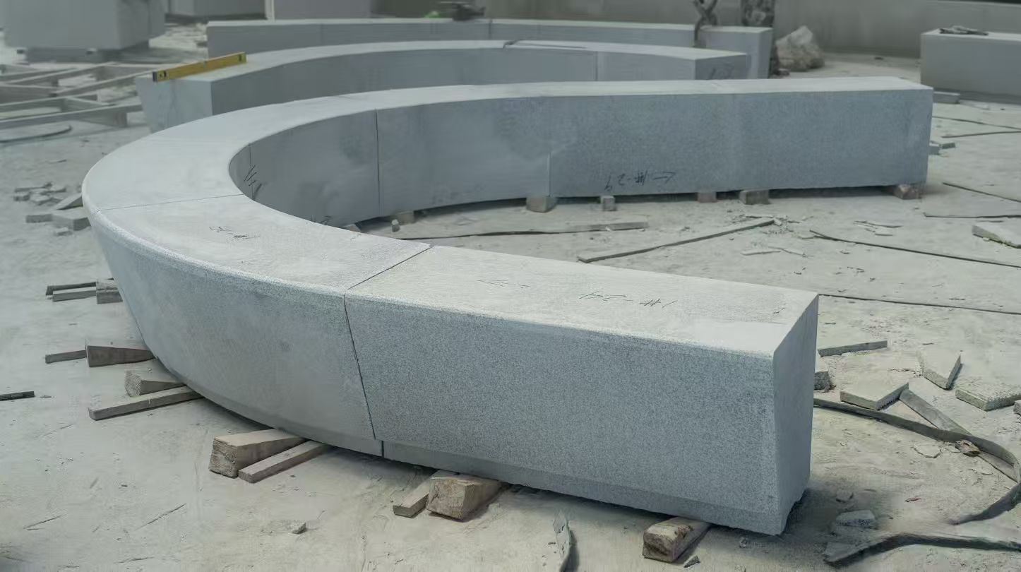 鄂州 芝麻白花岗岩光面弧形坐凳
