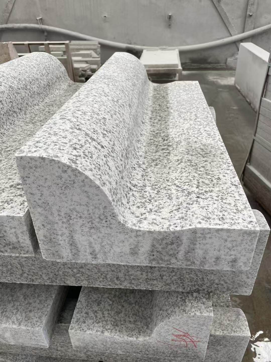 鄂州 白麻花岗岩S型路沿石，路侧石，马路牙子等