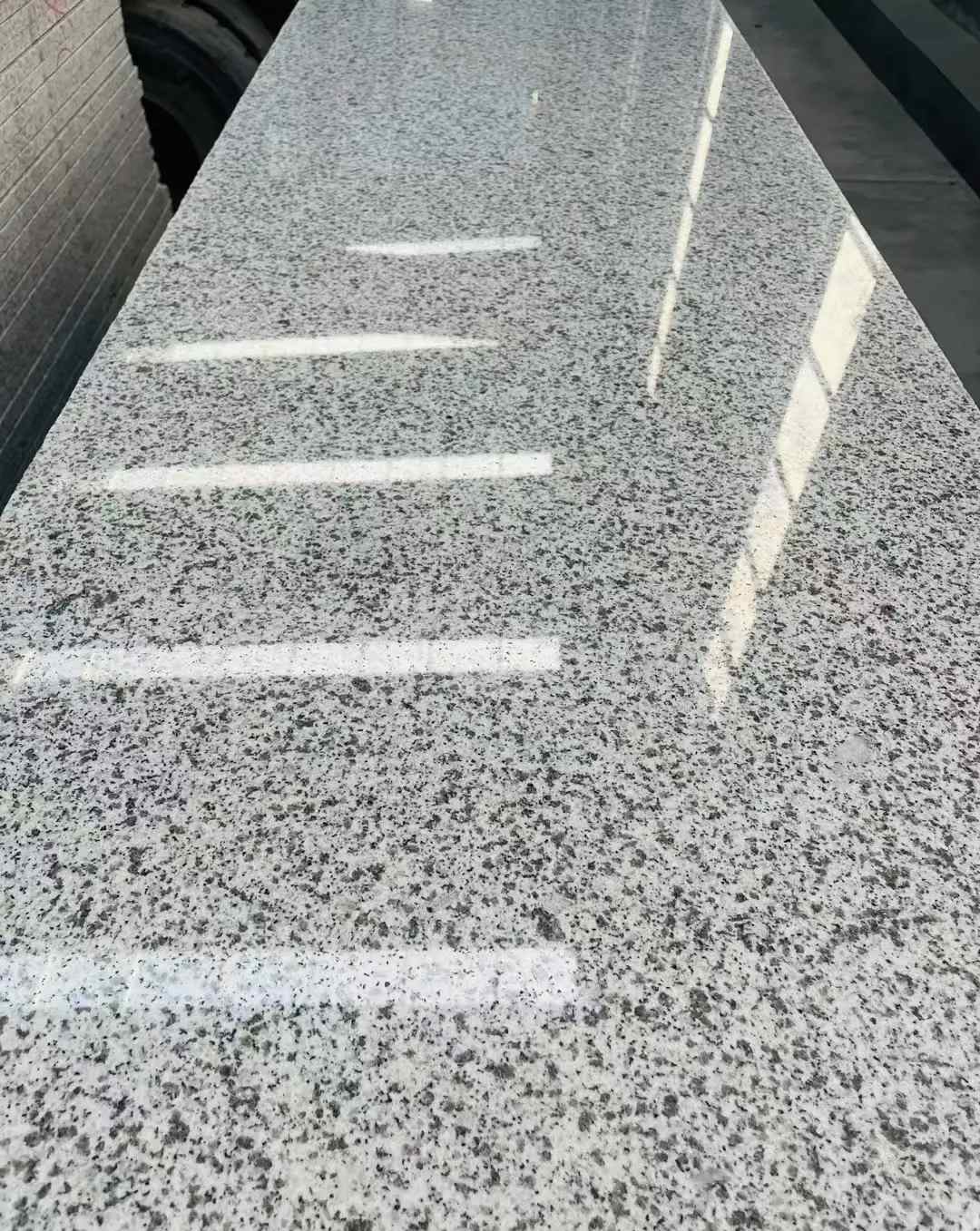 鄂州 白麻花岗岩光面毛板