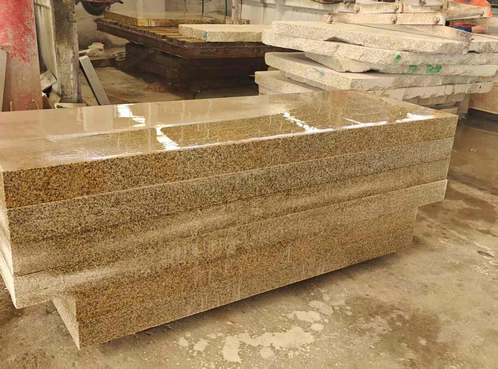 鄂州 黄金麻栏杆料半成品加工中