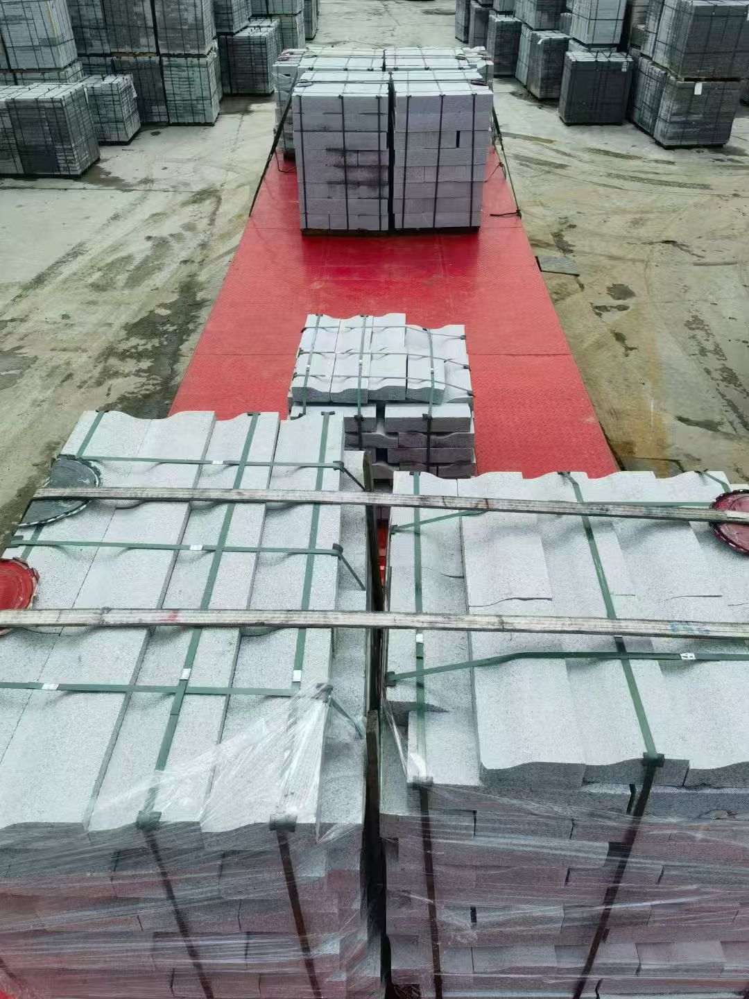 鄂州 芝麻白仿形加直形路沿石出货日常