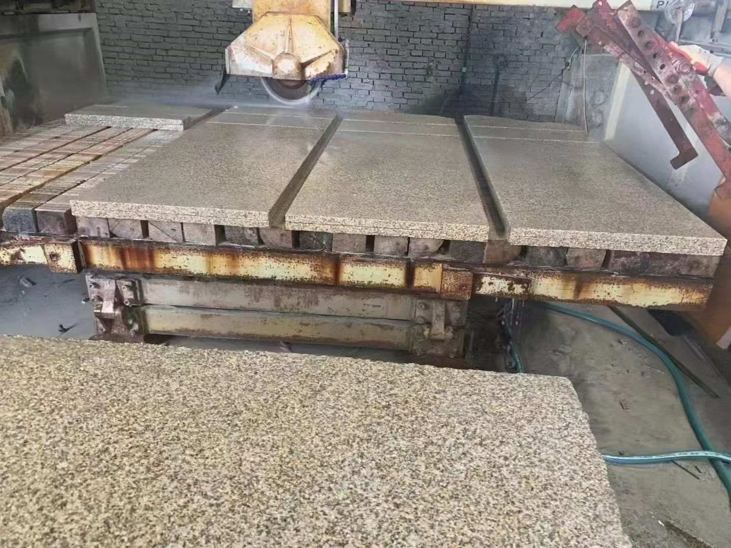 鄂州 黄金麻荔枝面成品板加工