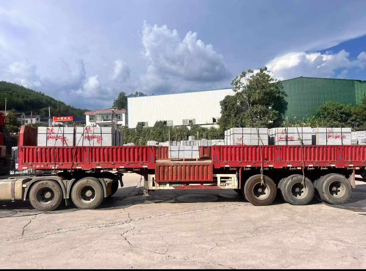 鄂州 芝麻灰花岗岩地铺石出货日常