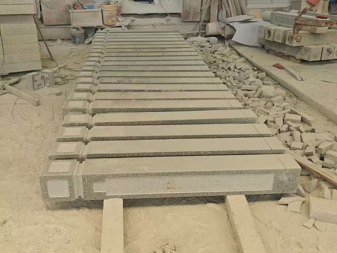 鄂州 芝麻白异形加工雕刻-栏杆大柱，方柱