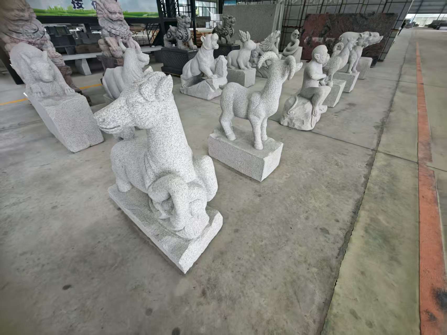 鄂州 芝麻白花岗岩造型立体雕刻——十二生肖